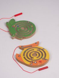 Wooden brain concentration game with magnect