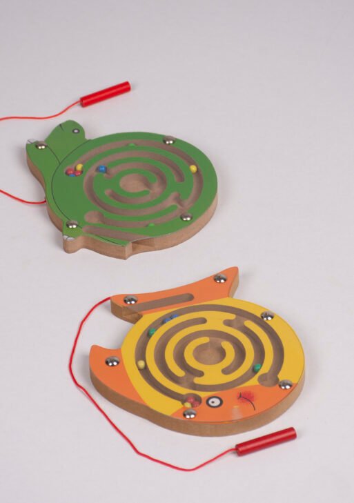 Wooden brain concentration game with magnect