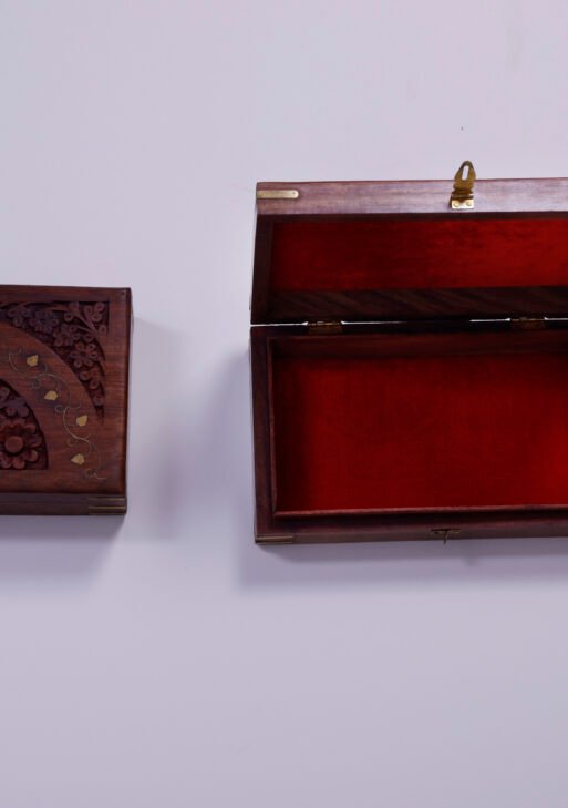 Wooden extra large jewel box