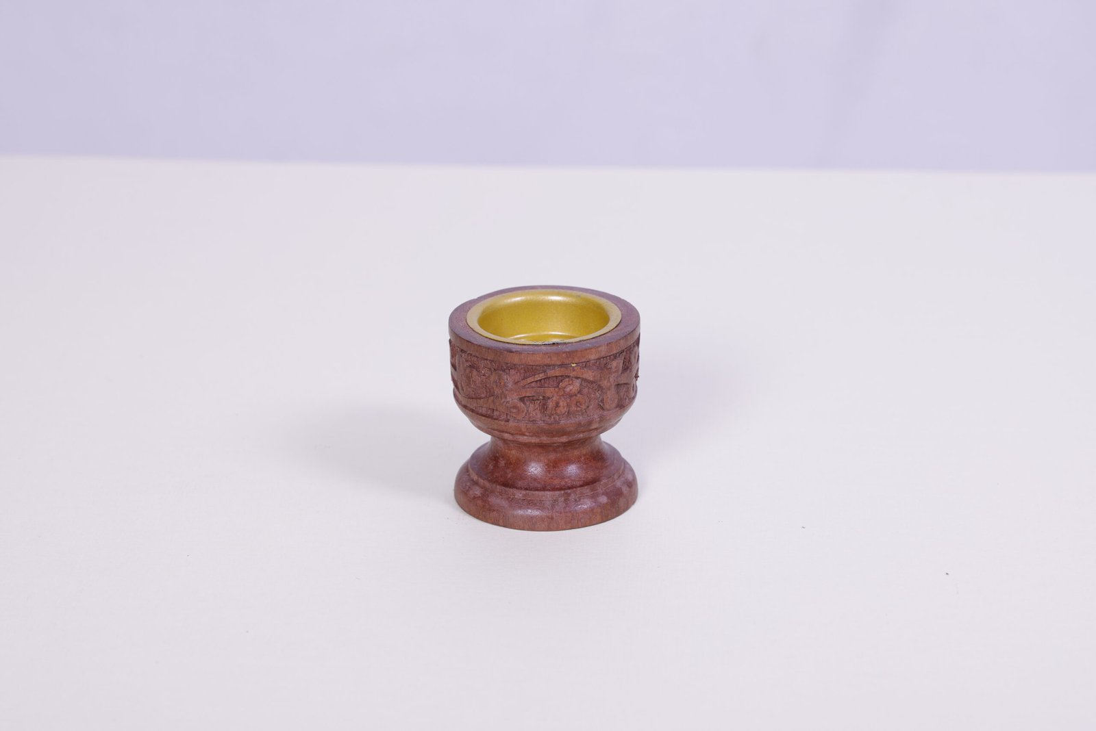 Wooden sampirani-dhoom stand