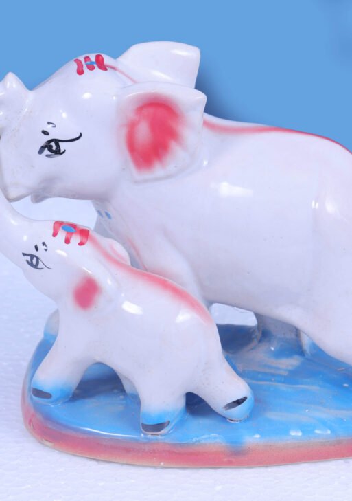 CERAMIC ELEPHANT WITH KIDS